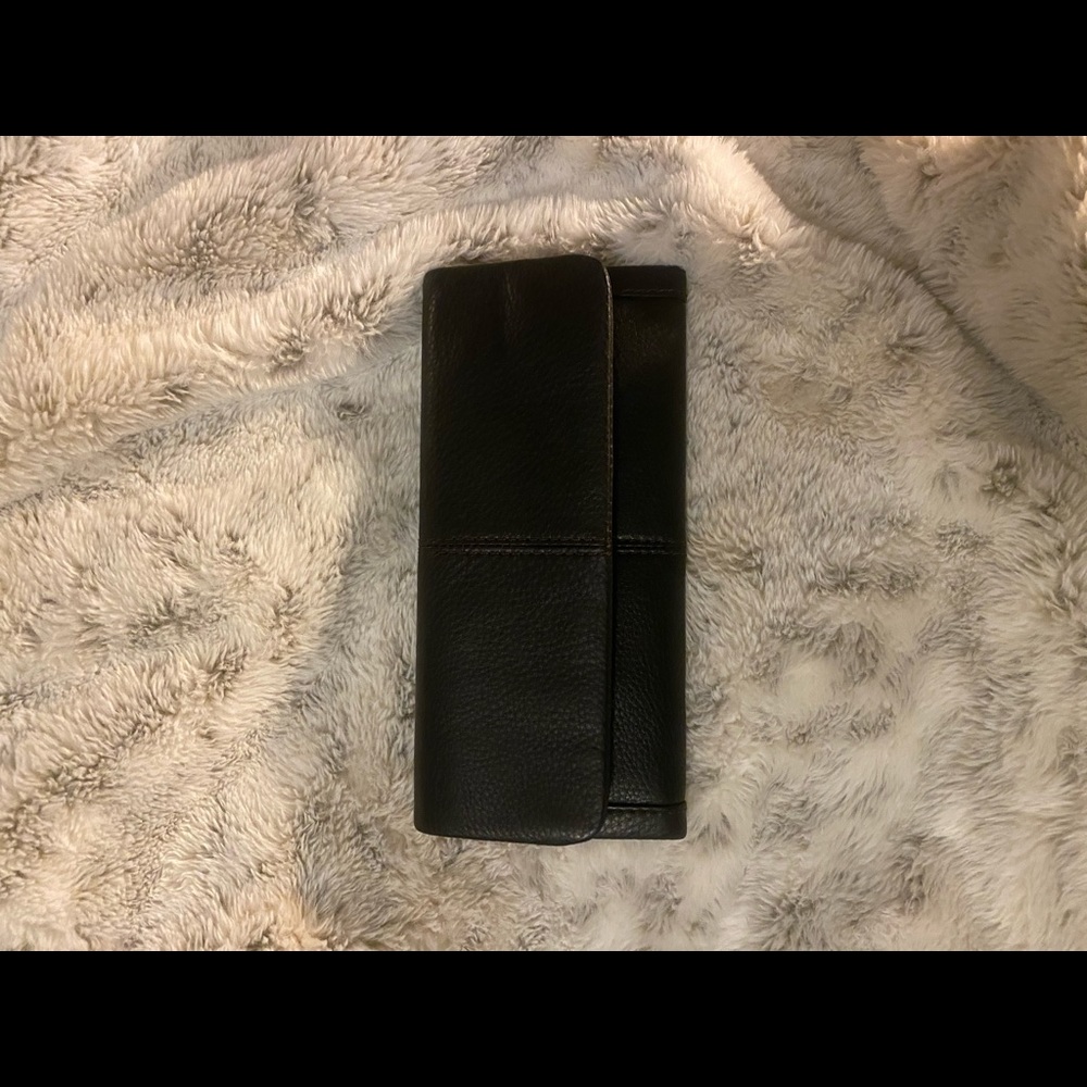 NWOT HOBO Magnetic Foldover Wallet w Strap